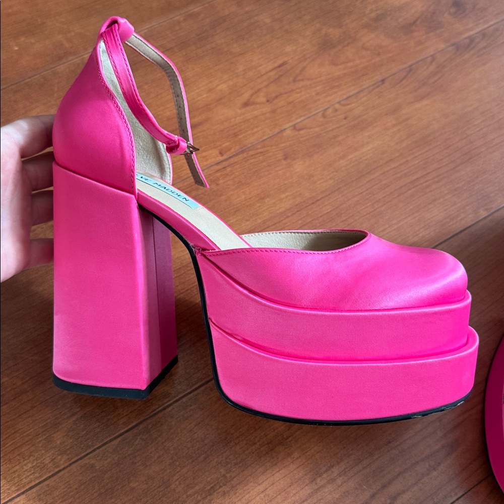 Steve Madden Charlize Hot Pink Satin Platforms - Picture 9 of 14